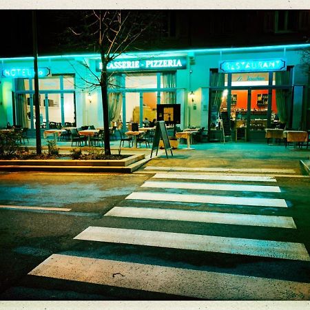 Hotel Le Vauban Антрево Екстериор снимка